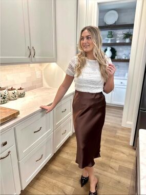 Elegant Satin Midi Skirt in Burgundy
